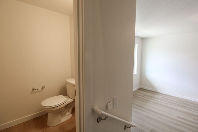 Building Photo - HANKEL1892-1898