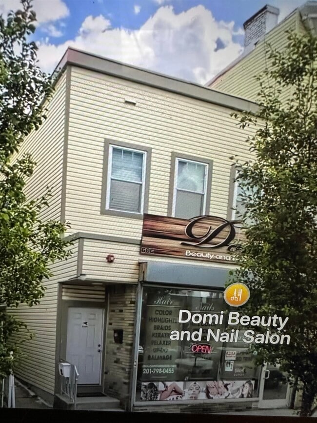 Building Photo - 606 John F. Kennedy Blvd