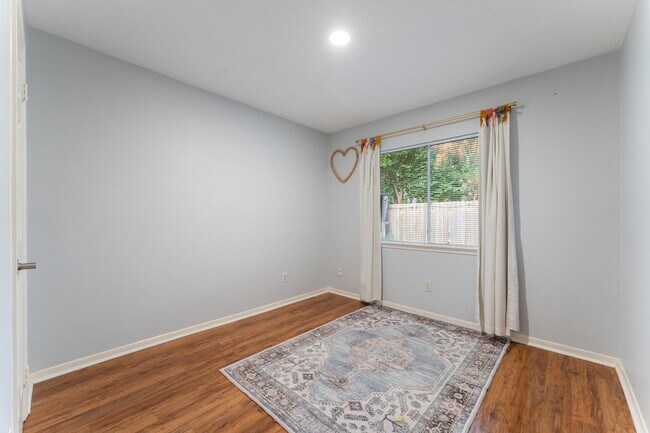 Building Photo - 7764 Park Falls Dr