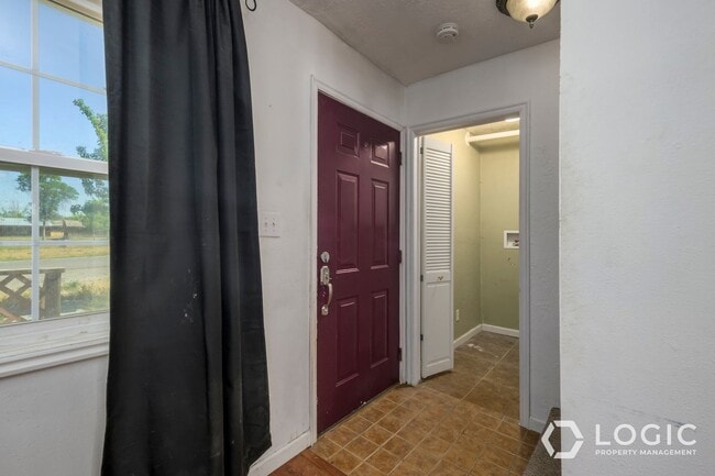 Building Photo - Home in Manti