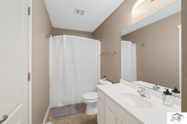 Building Photo - Beautiful Multilevel home in Cattail Creek III