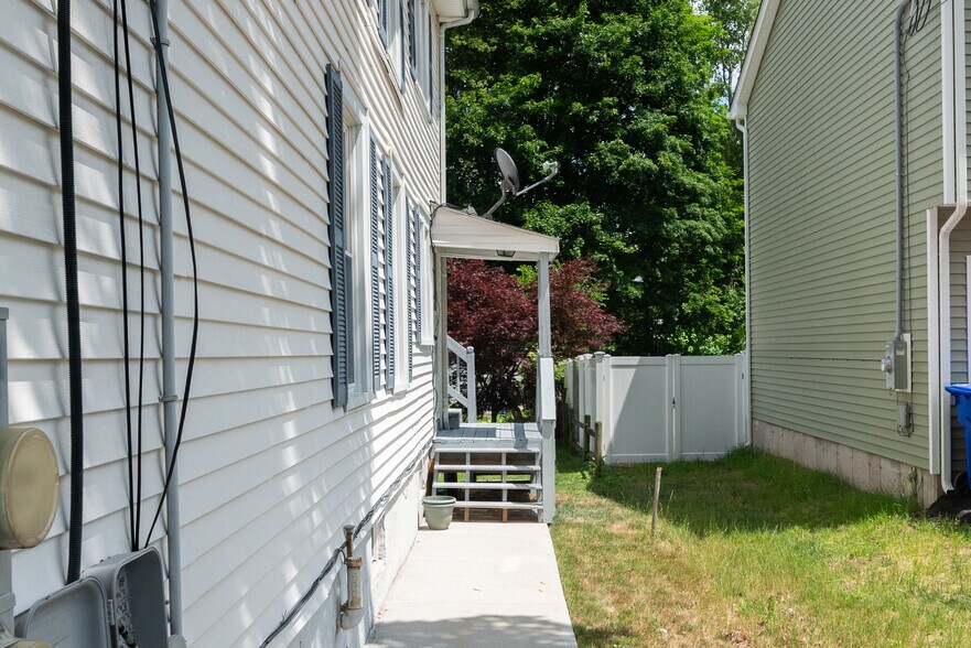 Building Photo - 57 Germania St