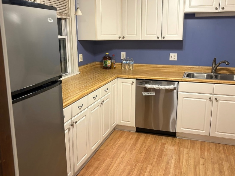 Building Photo - 4680 E 85th St