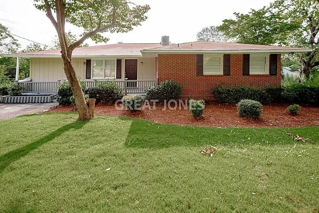 Primary Photo - 2204 5th Ave