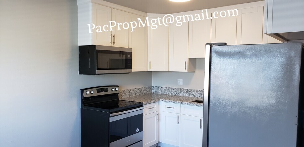 Kitchen - 2121 W 157th St