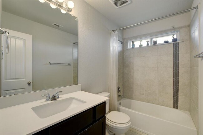 Building Photo - 518 Stonewood Ln