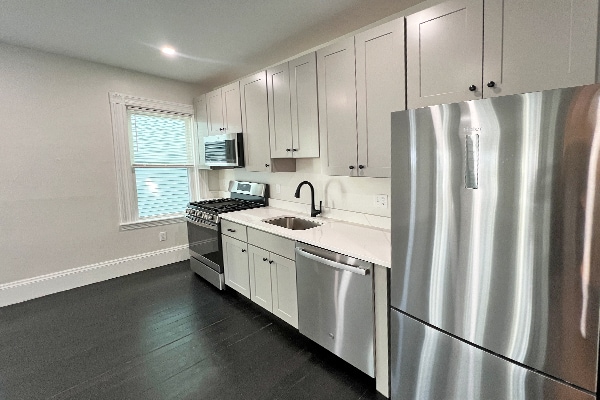 Primary Photo - 38 Calvin St