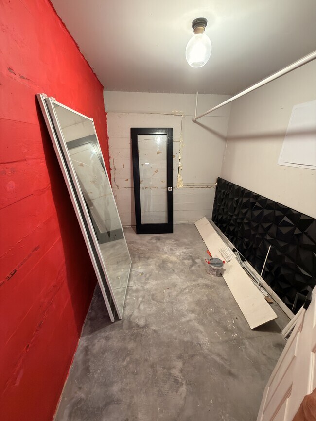 Building Photo - 5536 Encina Dr