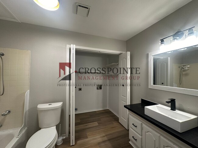 Building Photo - Coming Soon- 3 Bedroom 2 Bath in Whitehouse!