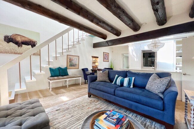 Building Photo - 1027 Canyon Rd