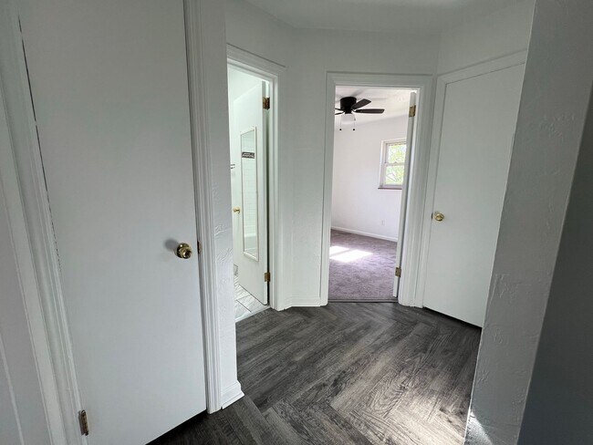 Building Photo - Modern 3 bedroom, 1.5 bathroom home in Bethel Park