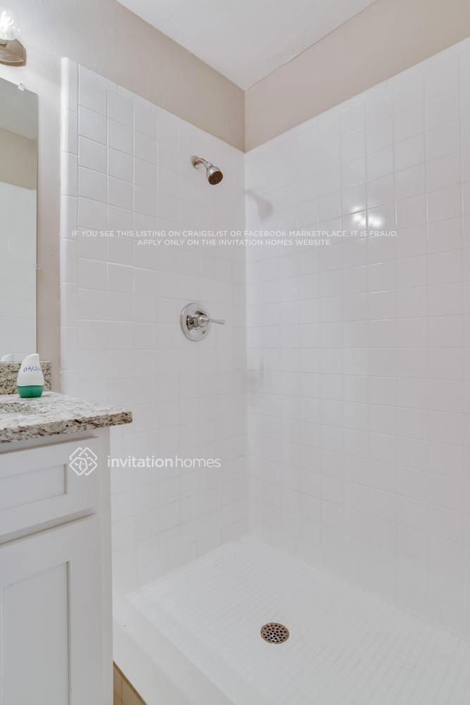 Building Photo - 5915 Westbury Dr