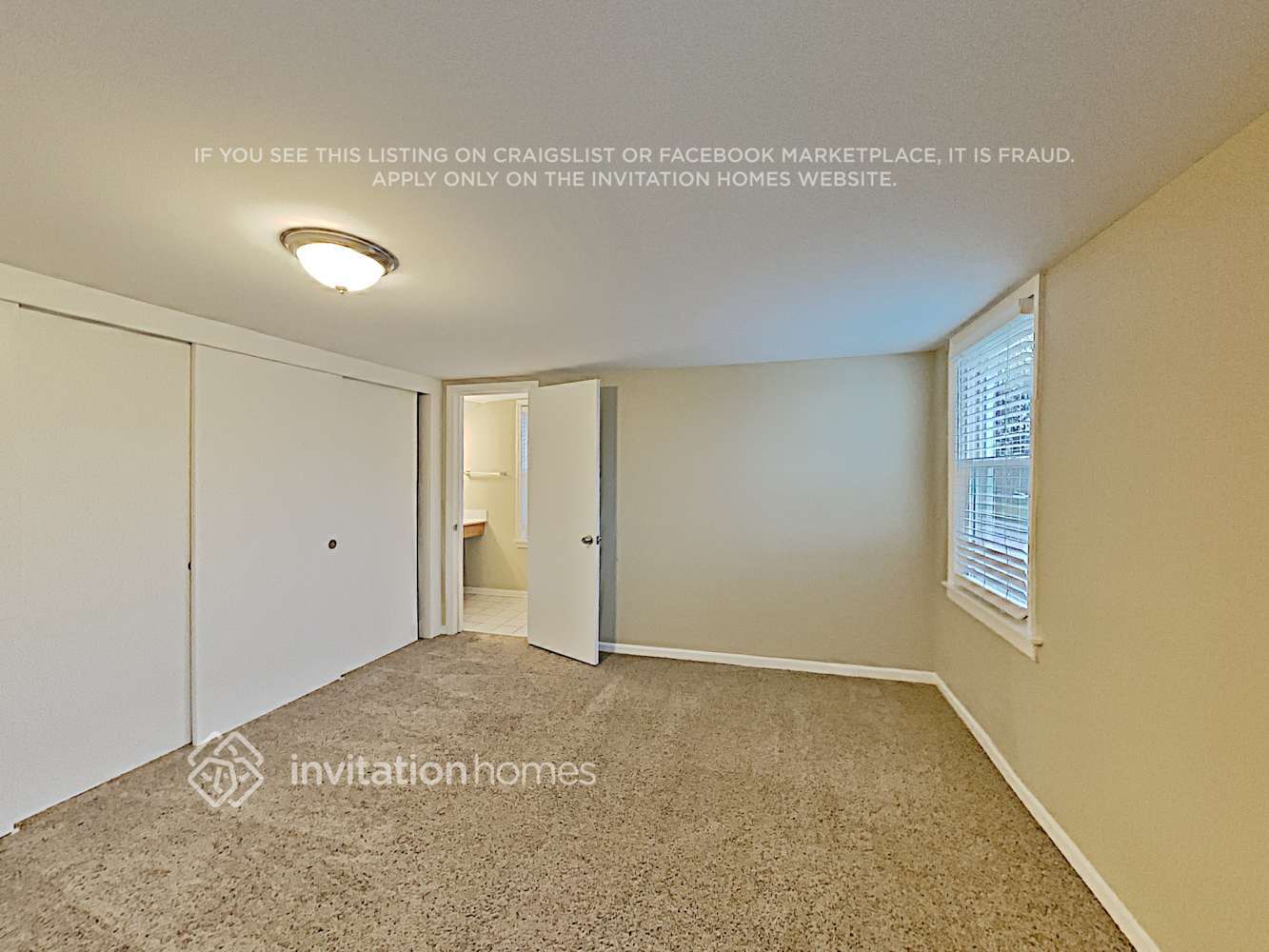 Building Photo - 4015 W 105th St