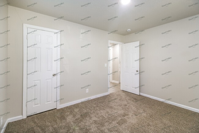 Building Photo - 1104 Jet Dr