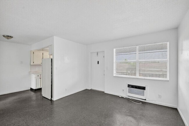 Building Photo - 1406 Barton Rd