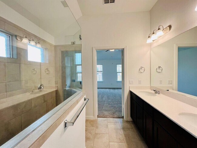 Building Photo - 12203 Perritos Pl