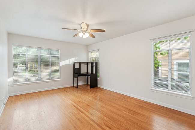 Building Photo - 417 W Gramercy Pl