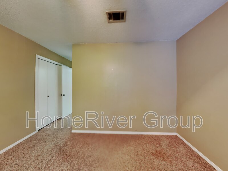 Building Photo - 2813 Langley Ave