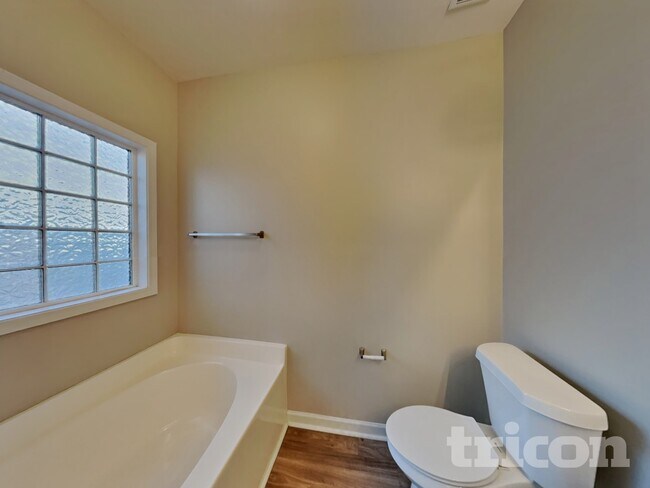 Building Photo - 239 Grovemere Ln