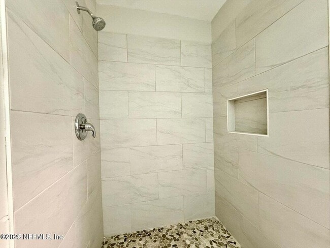 Building Photo - 3801 Crown Point Rd