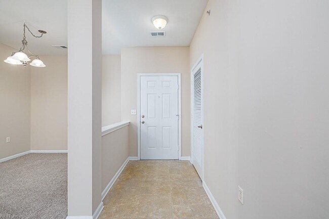 Building Photo - 5300 Warminster Dr