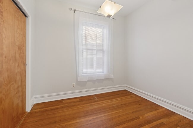 Building Photo - 2332 W Superior St