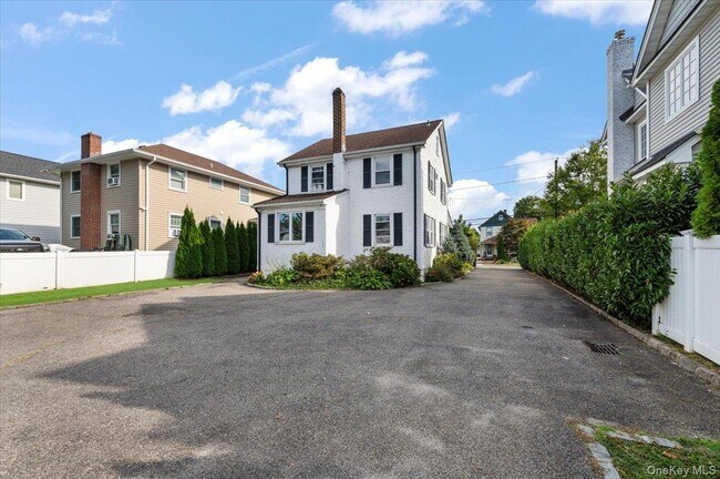 Building Photo - 33 Avenue B