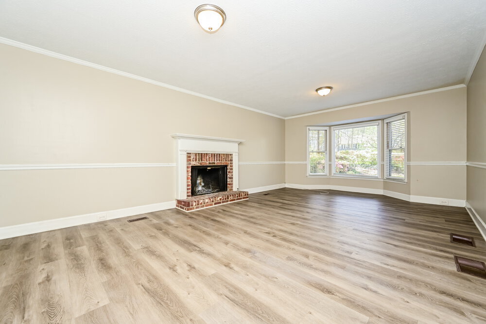 Building Photo - 120 Tanglewood Dr