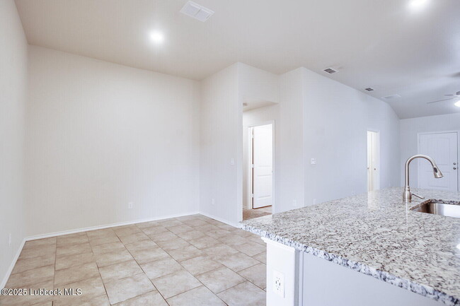 Building Photo - 2117 140th St
