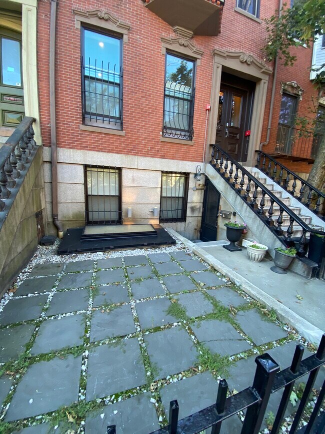 Primary Photo - 467 Massachusetts Ave
