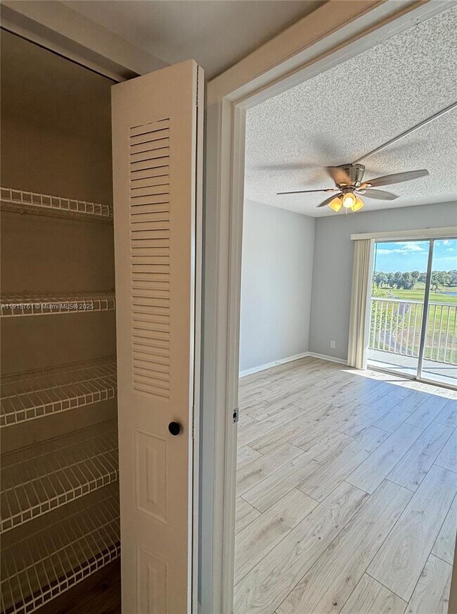 Building Photo - 13250 SW 4th Ct