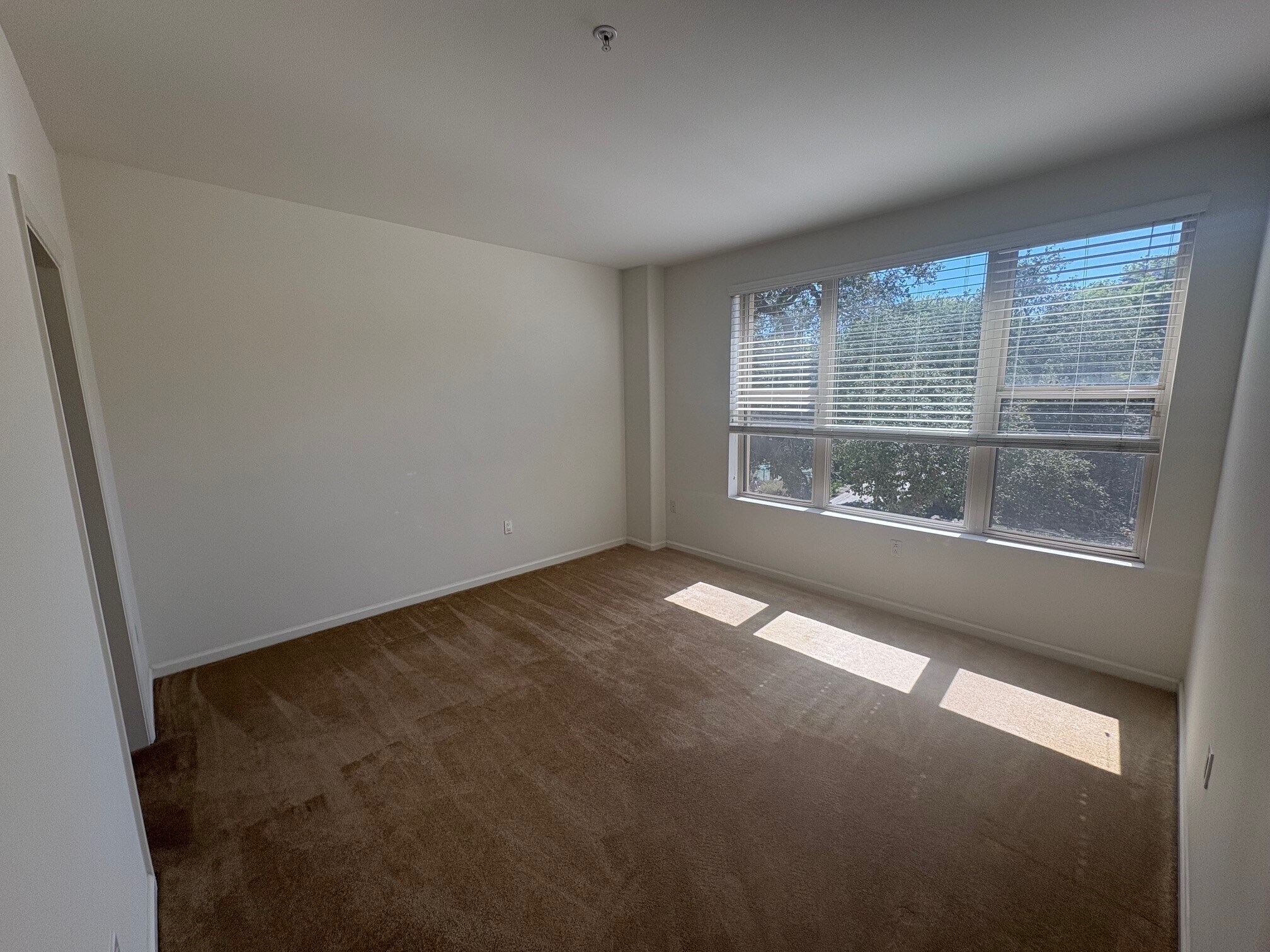 Master Bedroom - 128 N Oak Knoll Ave
