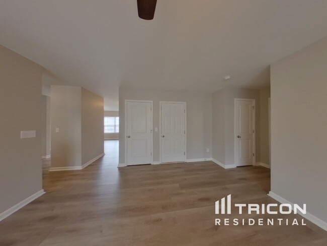 Building Photo - 714 Streamside Dr