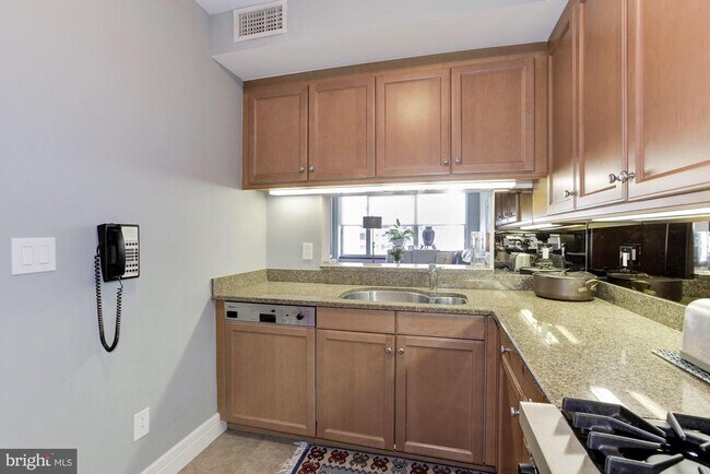 Building Photo - 1155 23rd St NW