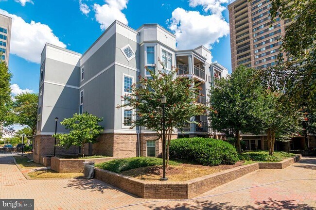 Building Photo - 5563 Seminary Rd