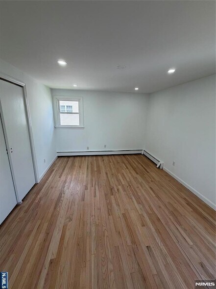 Building Photo - 53 Devon Terrace