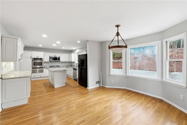 Building Photo - 220 Clipper Bay Dr