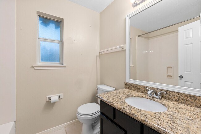 Building Photo - 15718 Stroudwater Ln