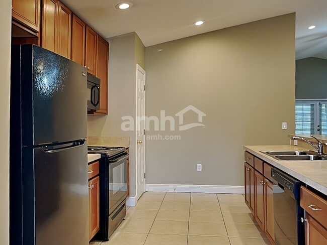 Building Photo - 403 Lisa Ann Ct