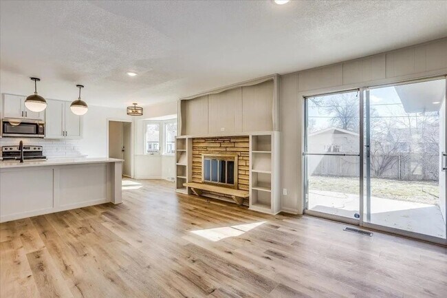 Building Photo - 6503 E 16th St N