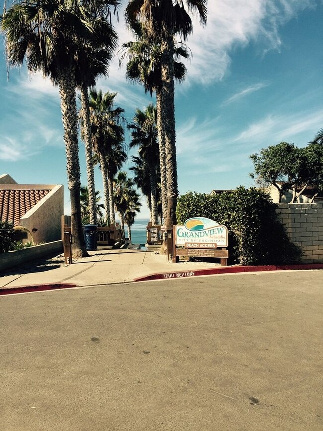 Building Photo - Charming Bungalow by the Beach in Leucadia!