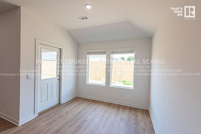 Building Photo - 420 Reagan St