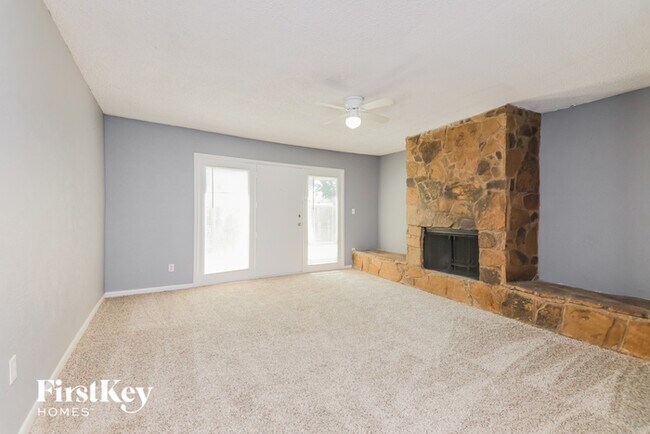 Building Photo - 2026 Aspen Ln