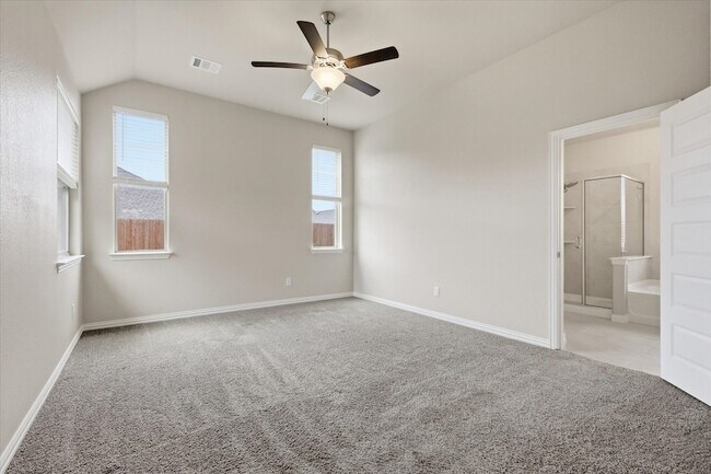 Building Photo - 3916 Ford Dr
