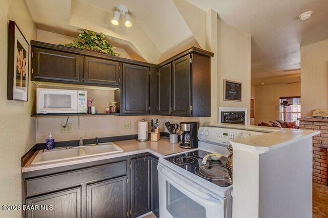 Building Photo - 325 E Union St