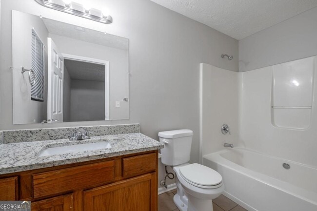 Building Photo - 614 Waynes Ct SE