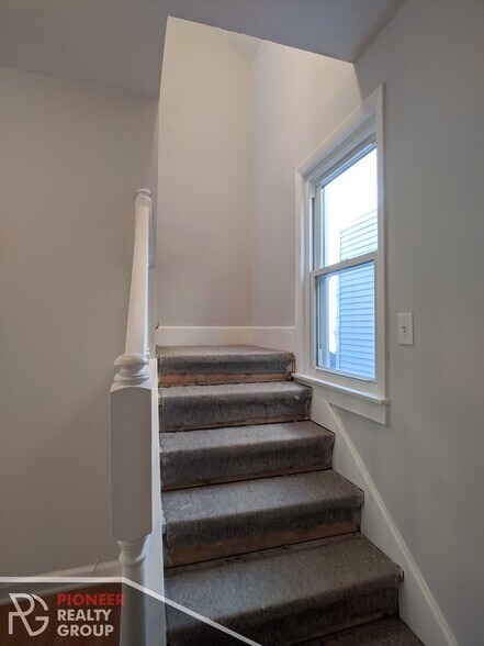 Building Photo - 1520 W Melrose St