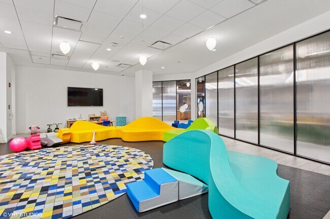 Building Photo - 211 N Harbor Dr
