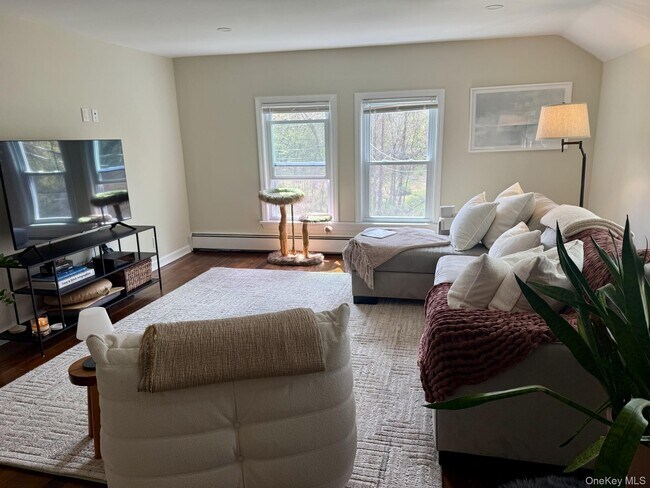 Building Photo - 104 Titicus Rd