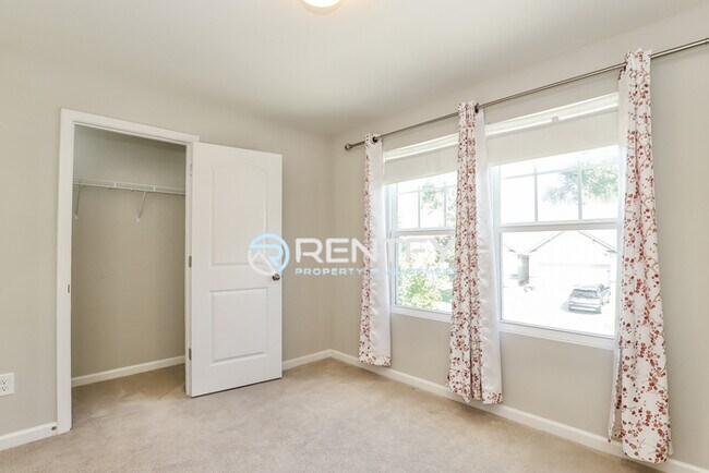 Building Photo - 370 Inlet Pl Dr